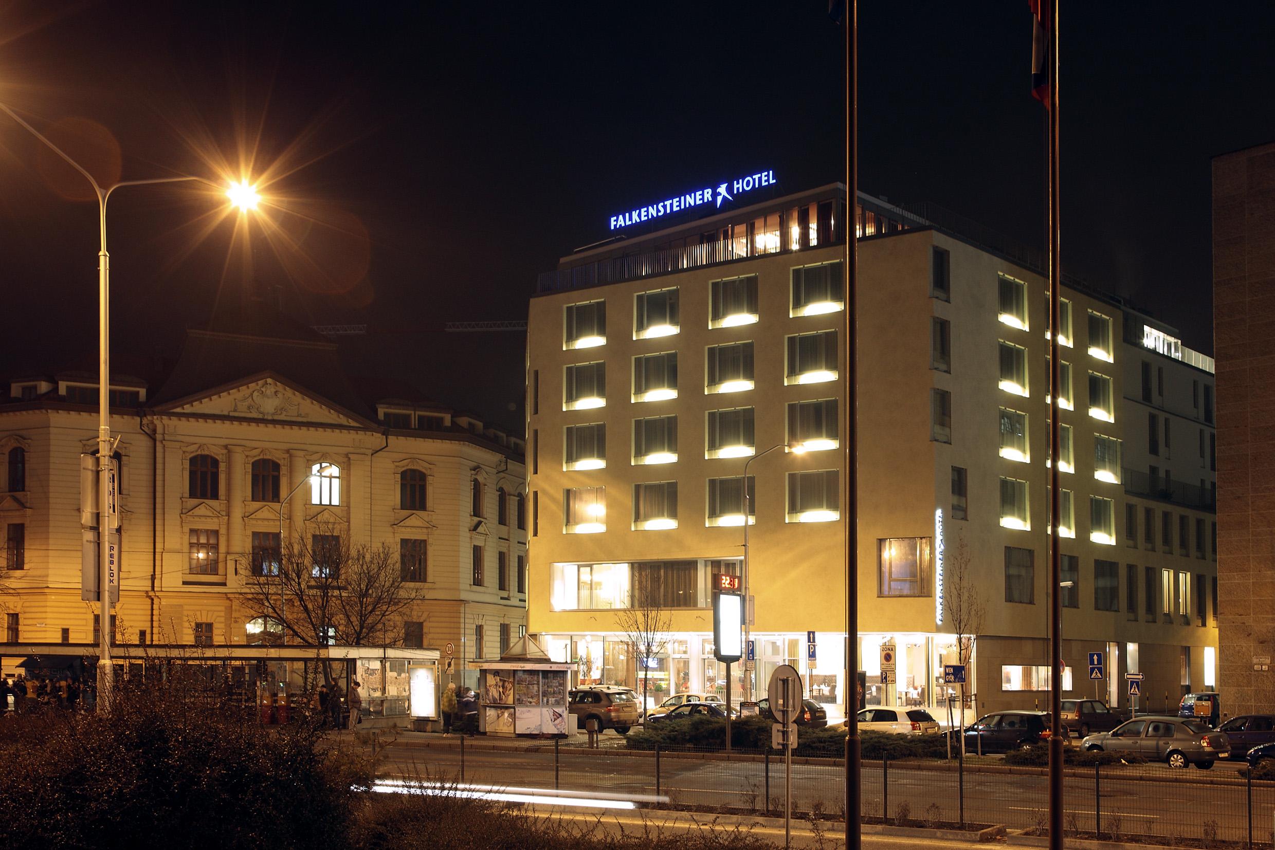 Falkensteiner Hotel Bratislava Buitenkant foto